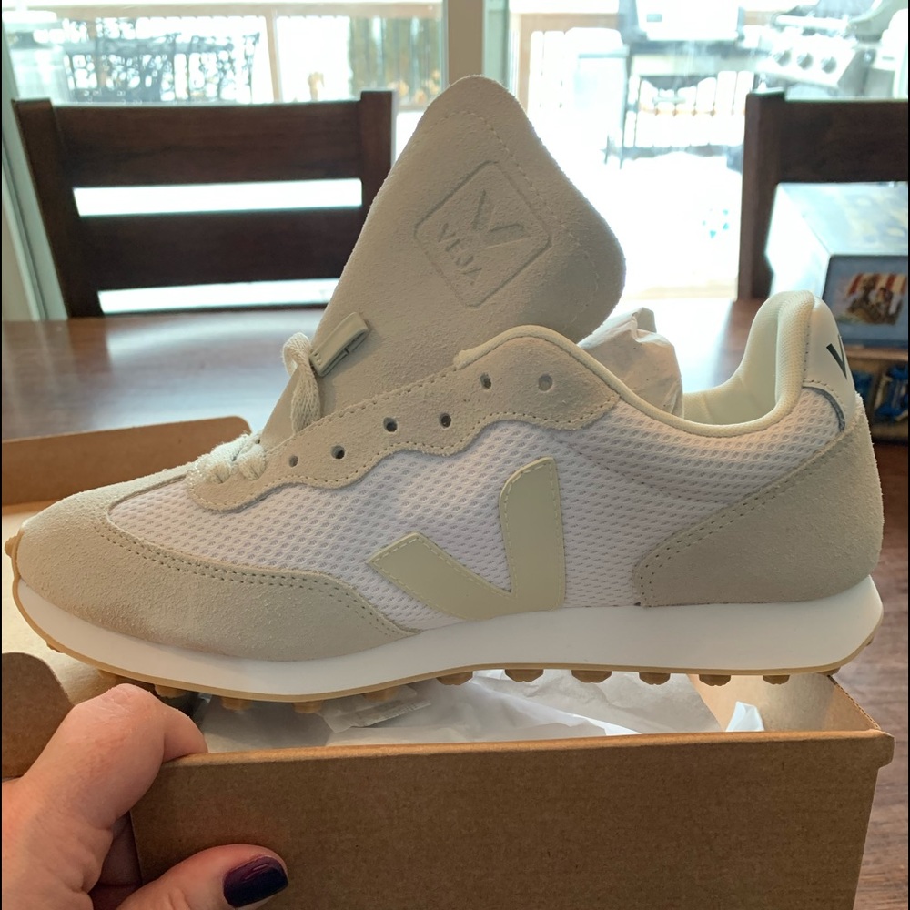 NWT Veja sneakers